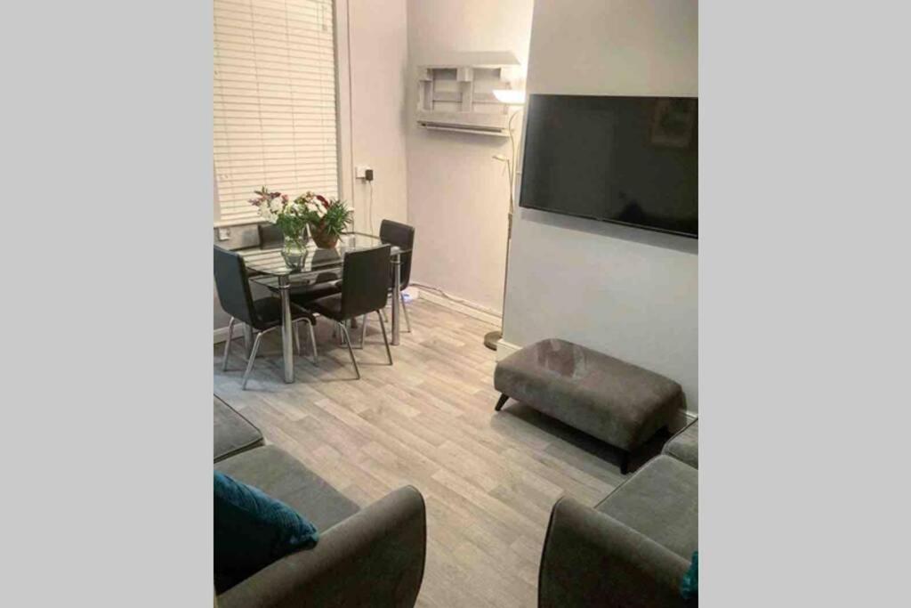 The Terrace Chester, Modern 3 Bed House מראה חיצוני תמונה